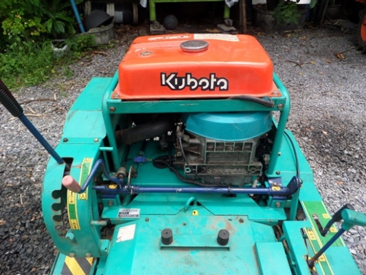 รถตัดหญ้าแบบนั่งขับ KUBOTA