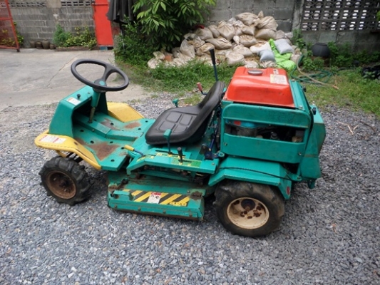 รถตัดหญ้าแบบนั่งขับ KUBOTA