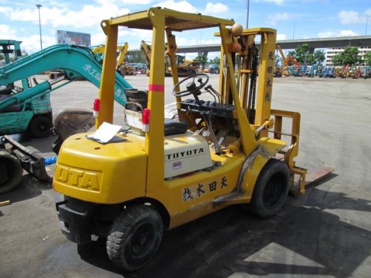 ขายถูก FORKLIFT 2 TON TOYOTA 2FG20