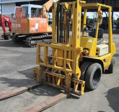 ขายถูก FORKLIFT 2 TON TOYOTA 2FG20
