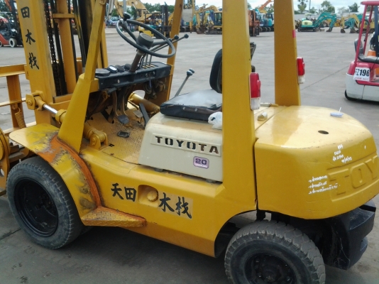 ขายถูก FORKLIFT 2 TON TOYOTA 2FG20