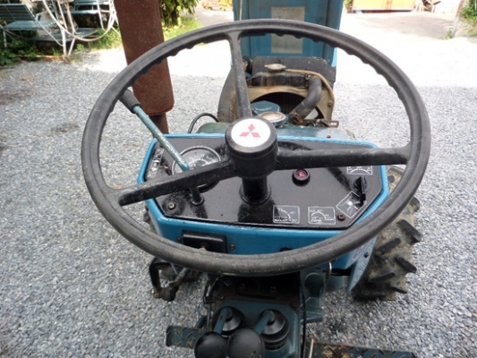 รถไถตีดินนั่งขับ MITSUBISHI D1600FD  16 แรง ขับ 4 นำเข้าจากญี่ปุ่น