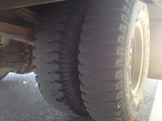 รถบรรทุกท้ายลาด 6ล้อ