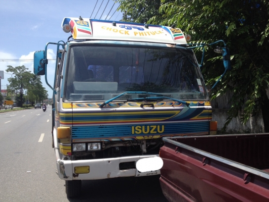 รถบรรทุกท้ายลาด 6ล้อ