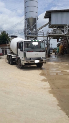 รถโม่ปูน 10ล้อ