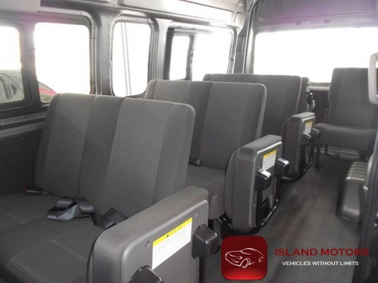 รถตู้ BIG URVAN ใหญ่จริงแรงจริง