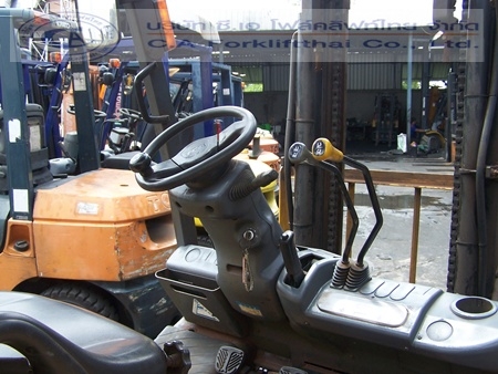 ขายรถ โฟล์คลิฟท์ TCM รุ่น FD30T3