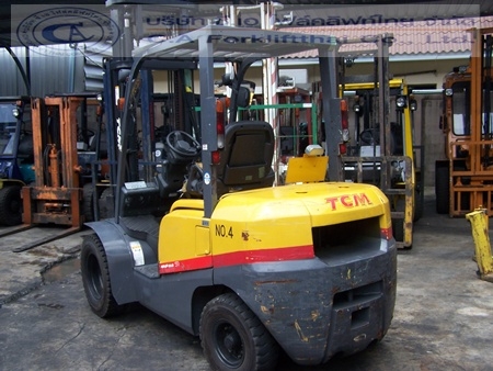 ขายรถ โฟล์คลิฟท์ TCM รุ่น FD30T3