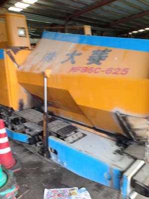 รถปูยาง Nigata NFB6C-625DM6  6 meter paving (crawler type) สนใจโทร. 080-6565422 (หนิง)