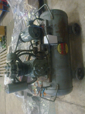 ขาย !! ปั้มลม5แรงไฟ380v.ยี่ห้อฟูจิ ของญี่ปุ่น สภาพดี สีเดิมๆ พร้อมใช้งาน