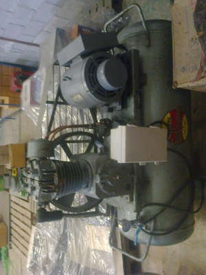 ขาย !! ปั้มลม5แรงไฟ380v.ยี่ห้อฟูจิ ของญี่ปุ่น สภาพดี สีเดิมๆ พร้อมใช้งาน