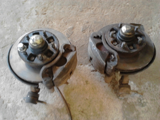 ดุมล้อหน้า ดิสเบรค ปั้มเบรค โตโยต้า 1คู่ ซ้ายขวา น๊อต5