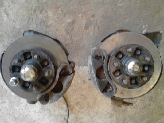 ดุมล้อหน้า ดิสเบรค ปั้มเบรค โตโยต้า 1คู่ ซ้ายขวา น๊อต5 ดุมล้อหน้า ดิสเบรค ปั้มเบรค โตโยต้า 1คู่ ซ้ายขวา น๊อต5