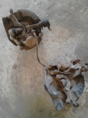 ดุมล้อหน้า ดิสเบรค ปั้มเบรค โตโยต้า 1คู่ ซ้ายขวา น๊อต5 ดุมล้อหน้า ดิสเบรค ปั้มเบรค โตโยต้า 1คู่ ซ้ายขวา น๊อต5