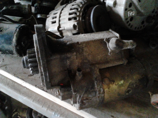 มอร์เตอร์ สตาร์ท 15ฟันเพื่องของเครื่อง 4d84 Komatsu PC40-45 มอร์เตอร์ สตาร์ท 15ฟันเพื่องของเครื่อง 4d84 Komatsu PC40-45