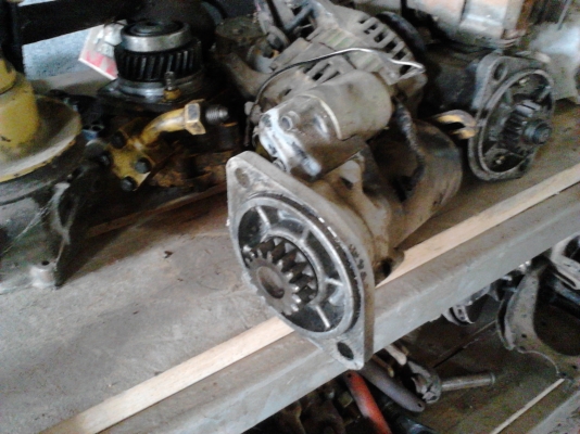 มอร์เตอร์ สตาร์ท 15ฟันเพื่องของเครื่อง 4d84 Komatsu PC40-45 มอร์เตอร์ สตาร์ท 15ฟันเพื่องของเครื่อง 4d84 Komatsu PC40-45