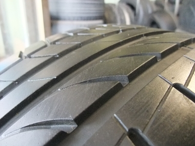 ยาง Dunlop 245/40/19 ปี 12