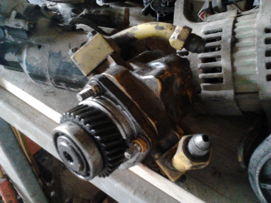 ปั้ม ไฮดรอลิก (ปัมขาว) Hydrolic Pump Komatsu PC40-45