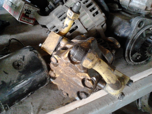 ปั้ม ไฮดรอลิก (ปัมขาว) Hydrolic Pump Komatsu PC40-45