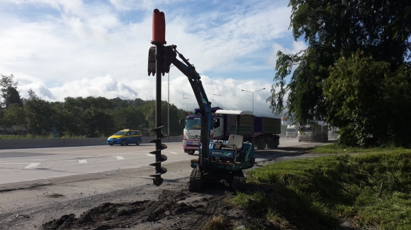 ขายรถขุดkobelco.sk027.แรงมาก...บูมยาว....เดินเร็ว