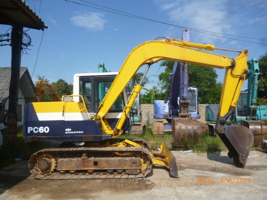 ขาย รถขุด KOMATSU PC60-6 รุ่น มีใบเกรดดันดิน ขาย รถขุด KOMATSU PC60-6 รุ่น มีใบเกรดดันดิน