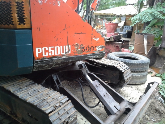 ขายรถแมคโฮ   KOMATSU    PC 50 UU    รถพร้องใช้งาน  เครื่องดี  ปั้มแรงการทำงานไว เองแน่นขายราคา ถูกมากเจ้าของขายเองค่ะ