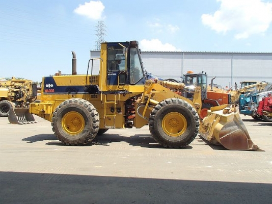 WA300-1-30553 รถตักKOMATSU ถึงไทยเร็วๆนี้ครับ WA300-1-30553 รถตักKOMATSU ถึงไทยเร็วๆนี้ครับ