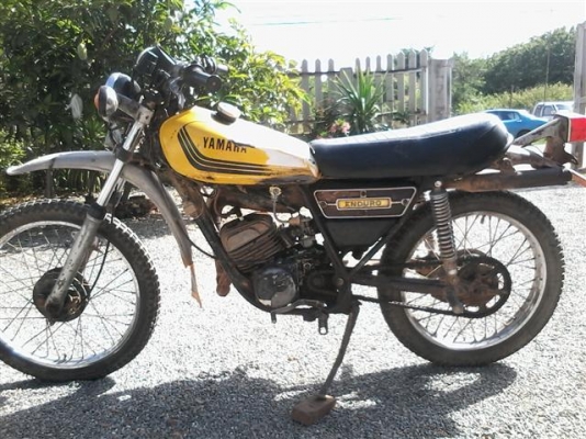 ขาย DT100 มีเล่มไม่ได้ตามชุดโอนรถจอดต้องเอาไปเช็คเองโครงดีไม่ผุ ขาย 8500 บาท