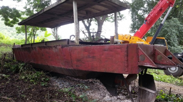 ขายเรือ ยาว 9 เมตร กว้าง 3 เมตร EH700 ราคา 180,000