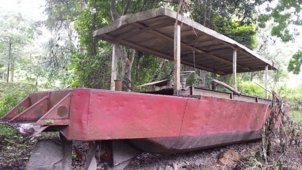 ขายเรือ ยาว 9 เมตร กว้าง 3 เมตร EH700 ราคา 180,000