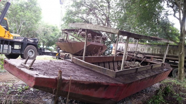 ขายเรือ ยาว 9 เมตร กว้าง 3 เมตร EH700 ราคา 180,000