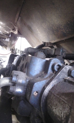 รถเกี่ยวข้าวเกษตรพัฒนาไอ้หนุ่มไวไฟ อุ้มข้าว 2 ตัน เครื่องฮีโน่ 220 แรงม้า.