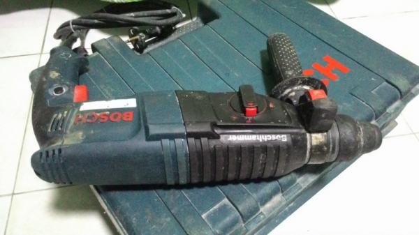 สว่านระบบโรตารี่ยี่ห้อ BOSCH 2-26DE ทำงาน3 ระบบ พร้อมใช้งานครับ สว่านระบบโรตารี่ยี่ห้อ BOSCH 2-26DE ทำงาน3 ระบบ พร้อมใช้งานครับ