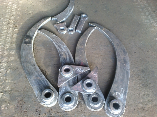 รับทำ มือคีบไม้ Kobuta Komatsu รับทำ มือคีบไม้ Kobuta Komatsu