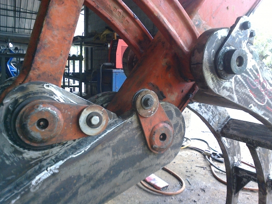 รับทำ มือคีบไม้ Kobuta Komatsu รับทำ มือคีบไม้ Kobuta Komatsu