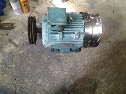 ขาย !! มอเตอร์7.5hp.380v.รอบ1450ยี่ห้อbrookพร้อมใช้งาน