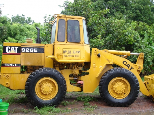 ขายรถตัก CAT-926E  สภาพพร้อมใช้งานราคาไม่แพงสนใจติดต่อ 081-9485494