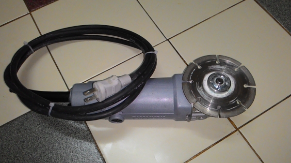 ขายหินเจียขนาดใส่ใบ4นิ้วยี่ห้อMakitaรุ่น9500NBของแท้made in japanสภาพ95\%ใหม่มากๆครับ ขายหินเจียขนาดใส่ใบ4นิ้วยี่ห้อMakitaรุ่น9500NBของแท้made in japanสภาพ95\%ใหม่มากๆครับ