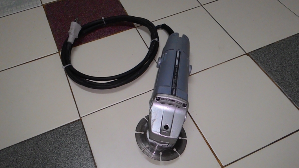 ขายหินเจียขนาดใส่ใบ4นิ้วยี่ห้อMakitaรุ่น9500NBของแท้made in japanสภาพ95\%ใหม่มากๆครับ ขายหินเจียขนาดใส่ใบ4นิ้วยี่ห้อMakitaรุ่น9500NBของแท้made in japanสภาพ95\%ใหม่มากๆครับ