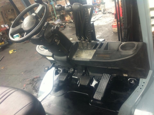 ขายด่วนน!! TOYOTA รุ่น 8 FD35J เสา 3 เมตร เกียร์ Auto มี Side shift