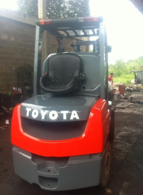 ขายด่วนน!! TOYOTA รุ่น 8 FD35J เสา 3 เมตร เกียร์ Auto มี Side shift