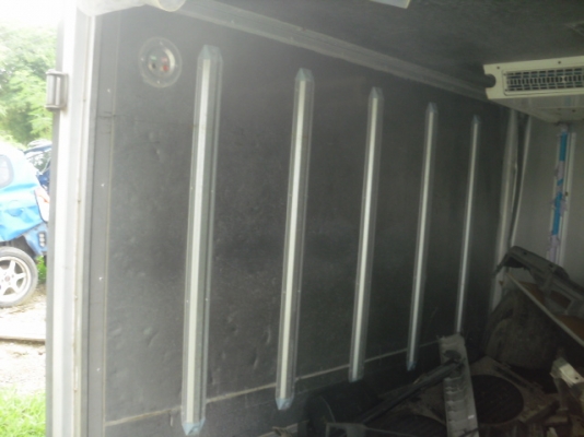 ตู้ทึบสแตนเลสมีแอร์ภายในสวยมีรอยทีมุมด้านอกนิดหน่อย ตู้ทึบสแตนเลสมีแอร์ภายในสวยมีรอยทีมุมด้านอกนิดหน่อย