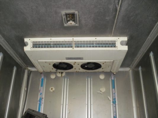 ตู้ทึบสแตนเลสมีแอร์ภายในสวยมีรอยทีมุมด้านอกนิดหน่อย ตู้ทึบสแตนเลสมีแอร์ภายในสวยมีรอยทีมุมด้านอกนิดหน่อย