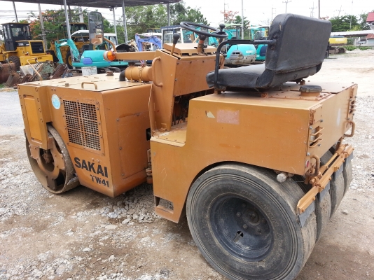 SAKAI TW41 รถบดสั่นสะเทือน 4ตัน เก่าญี่ปุ่น 090-986-2521 อ๊อบ