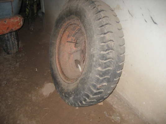 หัวยาวเหล็ก  ไม่ดัมพ์   ราคา 215,000  บาท