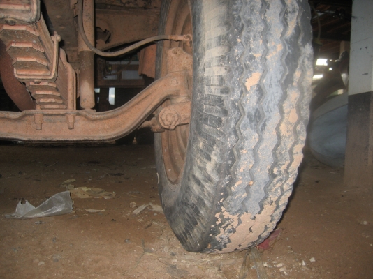 หัวยาวเหล็ก  ไม่ดัมพ์   ราคา 215,000  บาท