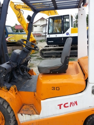 โฟคลิฟท์ TCM 3 ตัน เก่าญี่ปุ่น 090-986-2521 อ๊อบ