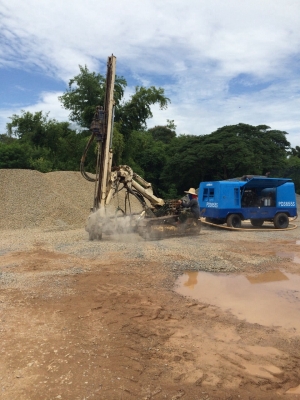 ขายรถเจาะหิน