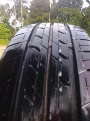 ยาง16565R14มีคับดันลอบมี4ขายเส้น500บิดโตนมี3ขายเส้น600 ยาง16565R14มีคับดันลอบมี4ขายเส้น500บิดโตนมี3ขายเส้น600