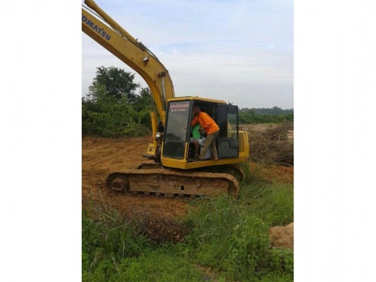 ขายKOMATSU PC120-5 สภาพพร้อมใช้งาน เครื่องเดิม ปั้มเดิม ช่วงล่างแน่น เอวแน่น สนใจโทร 090-8588220คุณนะ หรือ www.truck.in.th/498